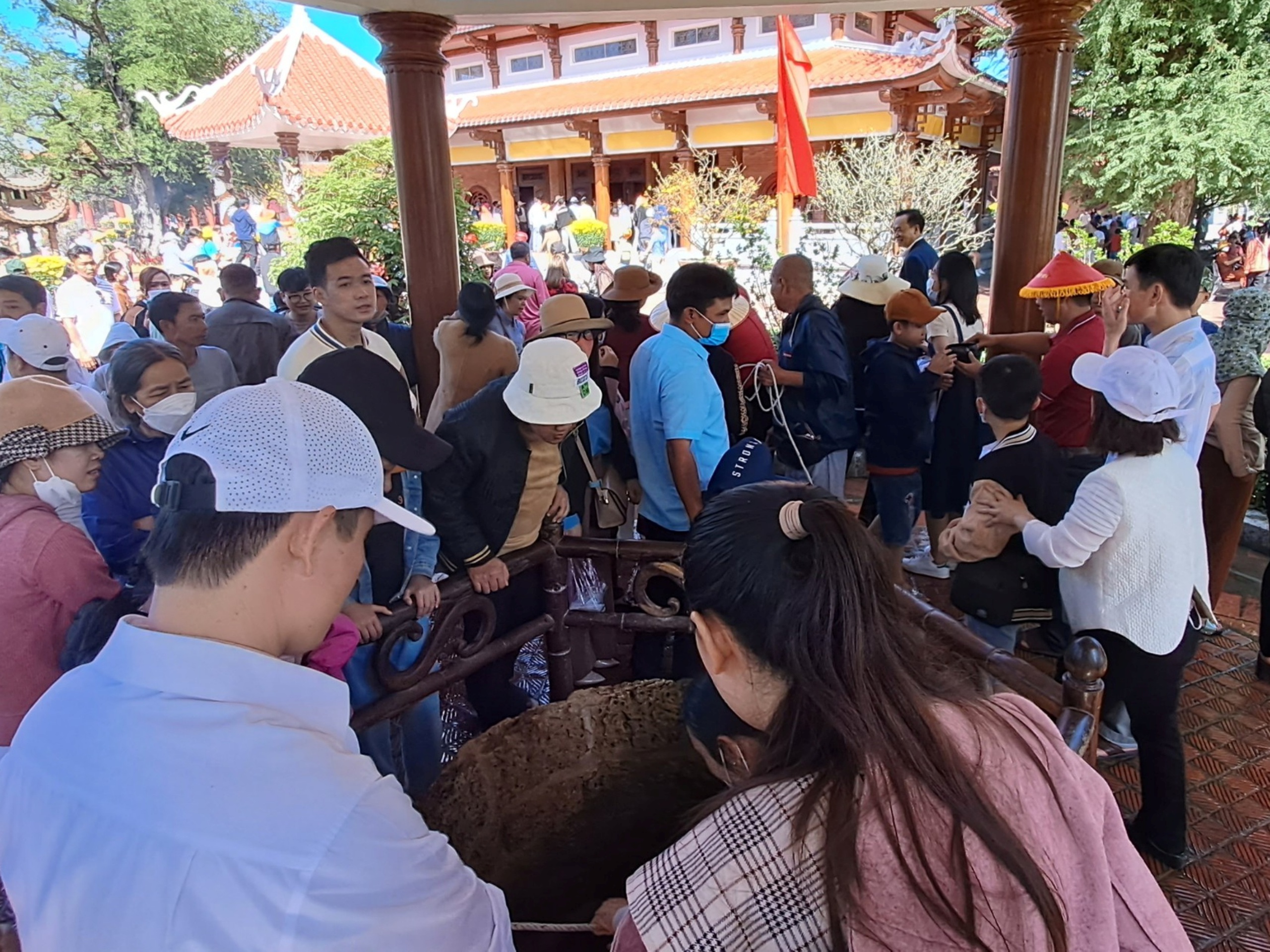 Hào khí nhà Tây Sơn từ cây me và giếng nước tại Bảo tàng Quang Trung - Ảnh 7. Hào khí nhà Tây Sơn từ cây me và giếng nước tại Bảo tàng Quang Trung - Ảnh 7.