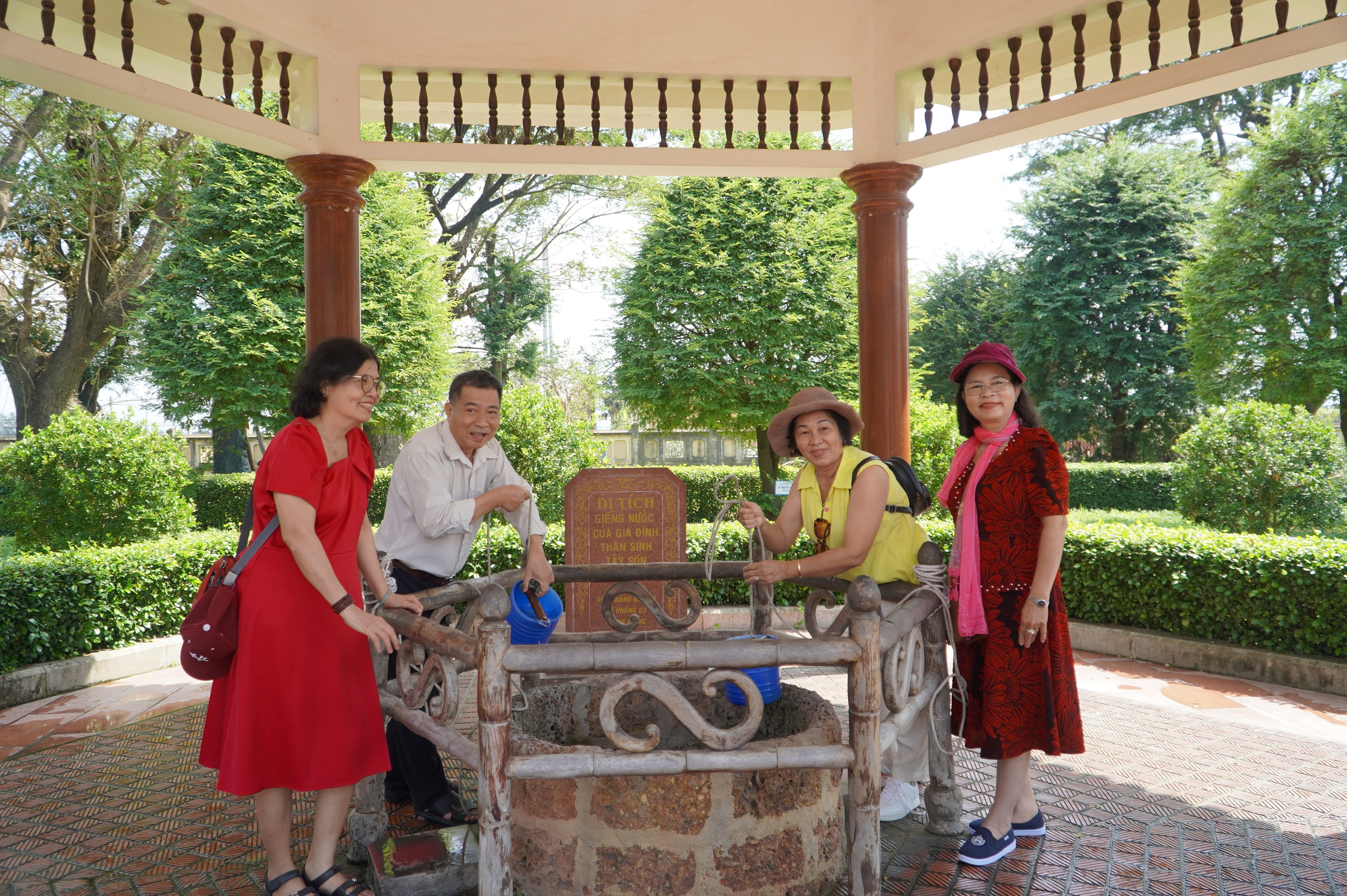 Hào khí nhà Tây Sơn từ cây me và giếng nước tại Bảo tàng Quang Trung - Ảnh 9. Hào khí nhà Tây Sơn từ cây me và giếng nước tại Bảo tàng Quang Trung - Ảnh 9.