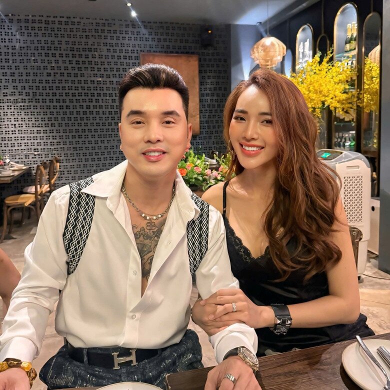 Sinh đàn con với chồng hơn 5 tuổi, mẹ đơn thân Cần Thơ khoe dáng xịn như thiếu nữ nhờ "trốn" làm việc này mỗi ngày 7 Những năm qua, Kim Cương không hoạt động nghệ thuật mà dành thời gian để chăm sóc gia đình.