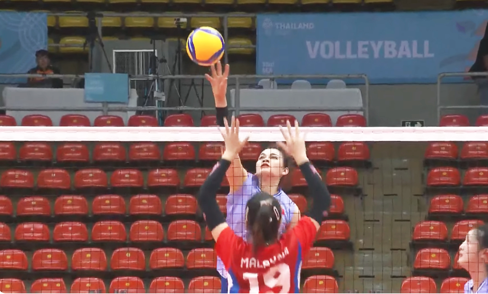 Bóng chuyền nữ Việt Nam đánh bại Malaysia 3-0 5 bóng chuyền - Ảnh 5.