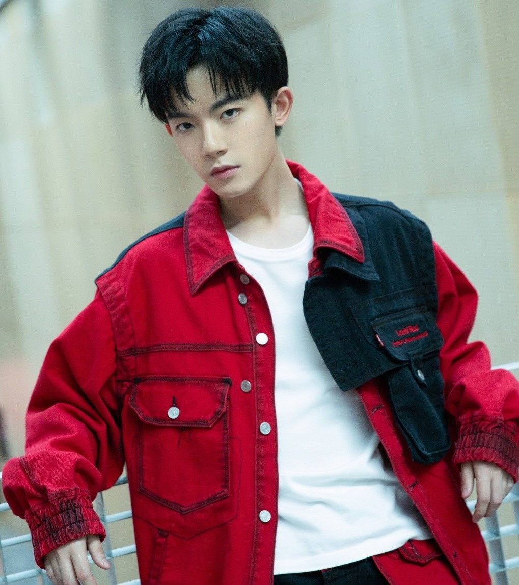 3 nghệ sĩ bị xóa sổ năm 2025- Ảnh 2.