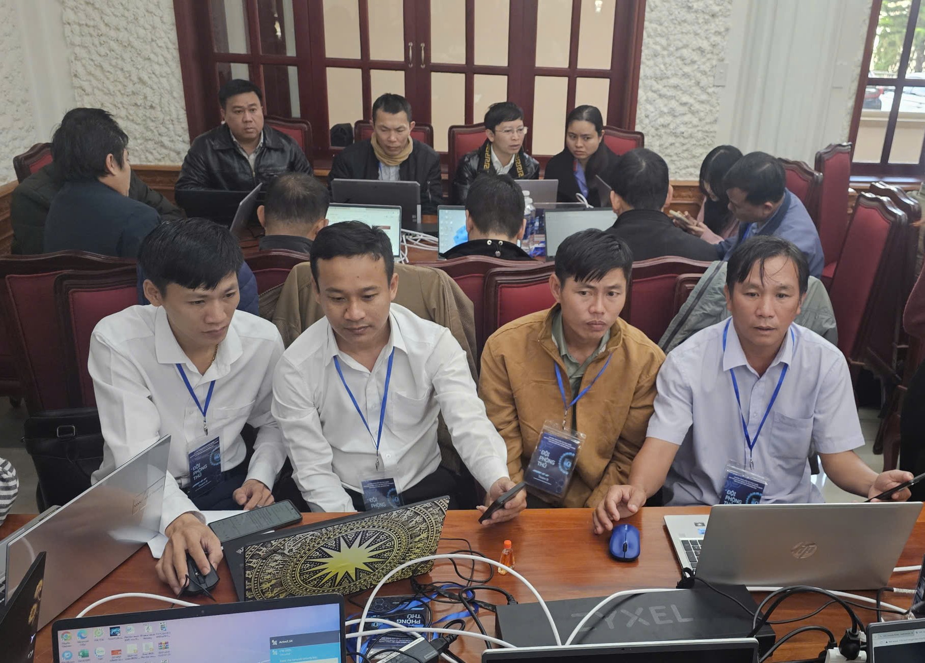 Diễn tập bảo đảm an ninh mạng tại Lâm Đồng: Cuộc chiến trên chiến trường mô phỏng - Ảnh 2. Diễn tập bảo đảm an ninh mạng tại Lâm Đồng: Cuộc chiến trên chiến trường mô phỏng - Ảnh 2.