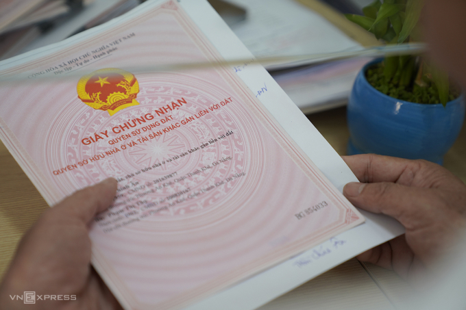 10.000 hồ sơ đăng ký thường trú, tạm trú ở TP HCM không cần nộp sổ đỏ chứng minh chỗ ở hợp pháp. Ảnh: Nguyễn Đông