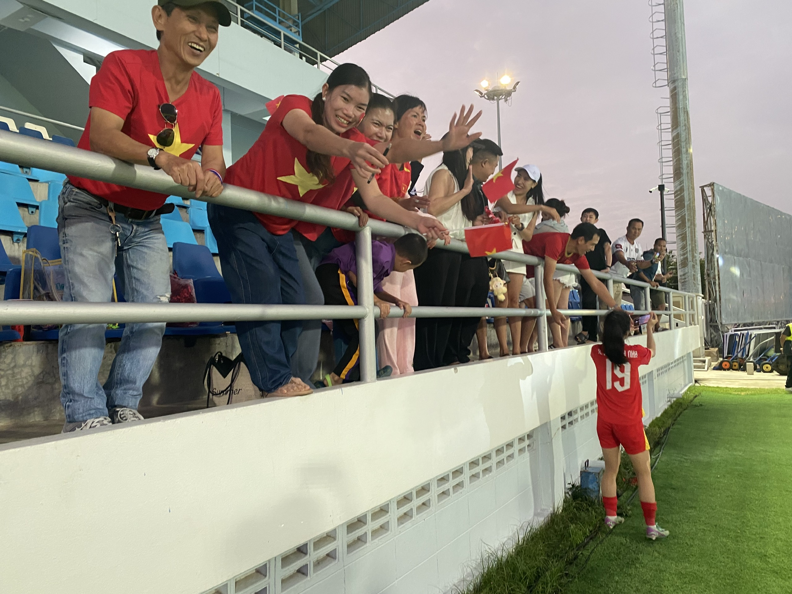 HLV Mai Đức Chung tiết lộ bí quyết ‘lách qua cửa hẹp’ vào bán kết, HLV Myanmar xin lỗi vì thua Việt Nam- Ảnh 3.