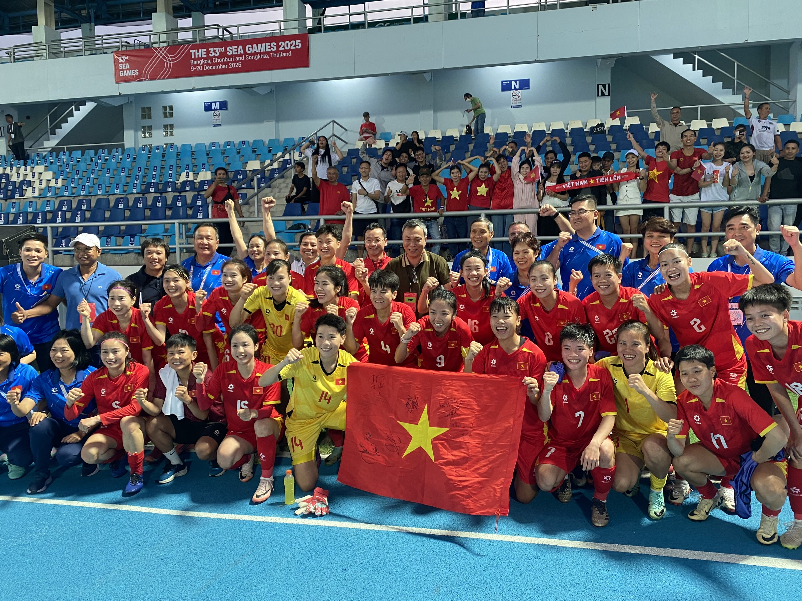 HLV Mai Đức Chung tiết lộ bí quyết ‘lách qua cửa hẹp’ vào bán kết, HLV Myanmar xin lỗi vì thua Việt Nam- Ảnh 5.