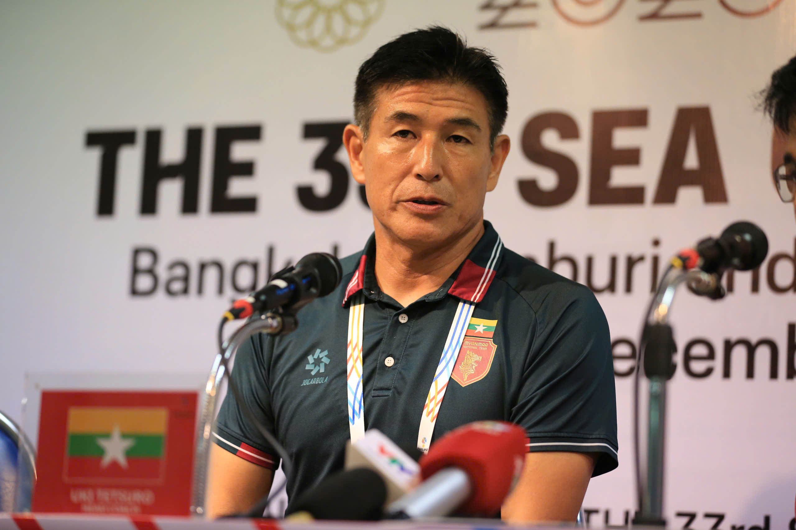 HLV Mai Đức Chung tiết lộ bí quyết ‘lách qua cửa hẹp’ vào bán kết, HLV Myanmar xin lỗi vì thua Việt Nam- Ảnh 7.