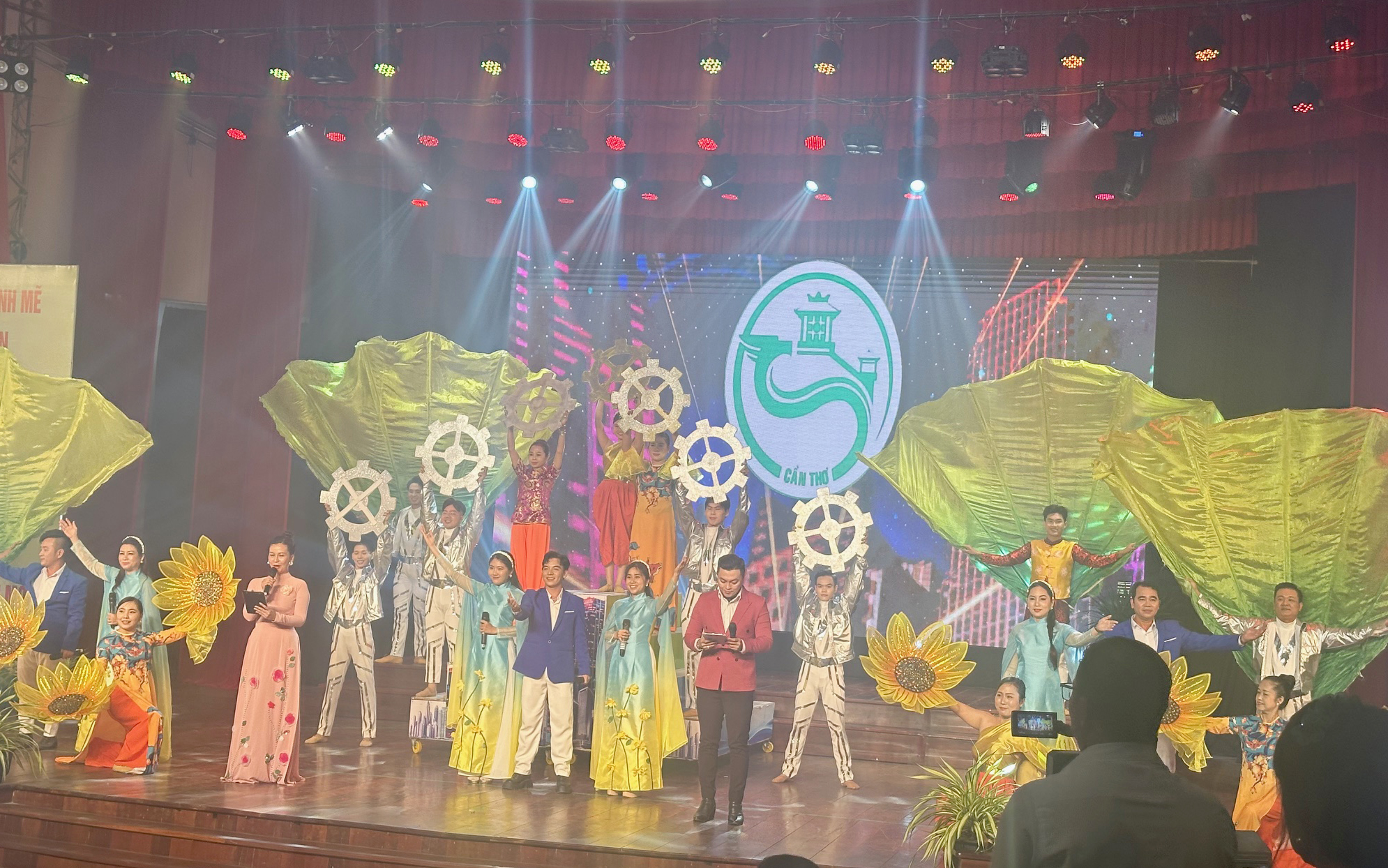 Cần Thơ xây dựng, phát triển văn hóa- Ảnh 2. Cần Thơ xây dựng, phát triển văn hóa- Ảnh 2.