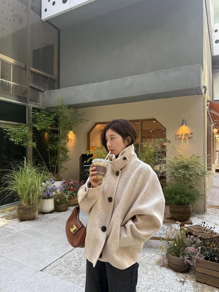 Cách nhanh nhất để ngập trong nợ nần- Ảnh 2.