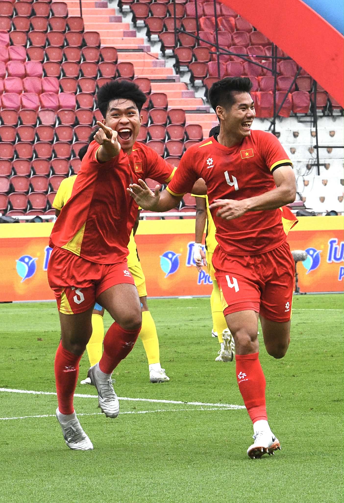U22 Việt Nam thắng dễ Malaysia giành quyền vào bán kết SEA Games 33- Ảnh 4.