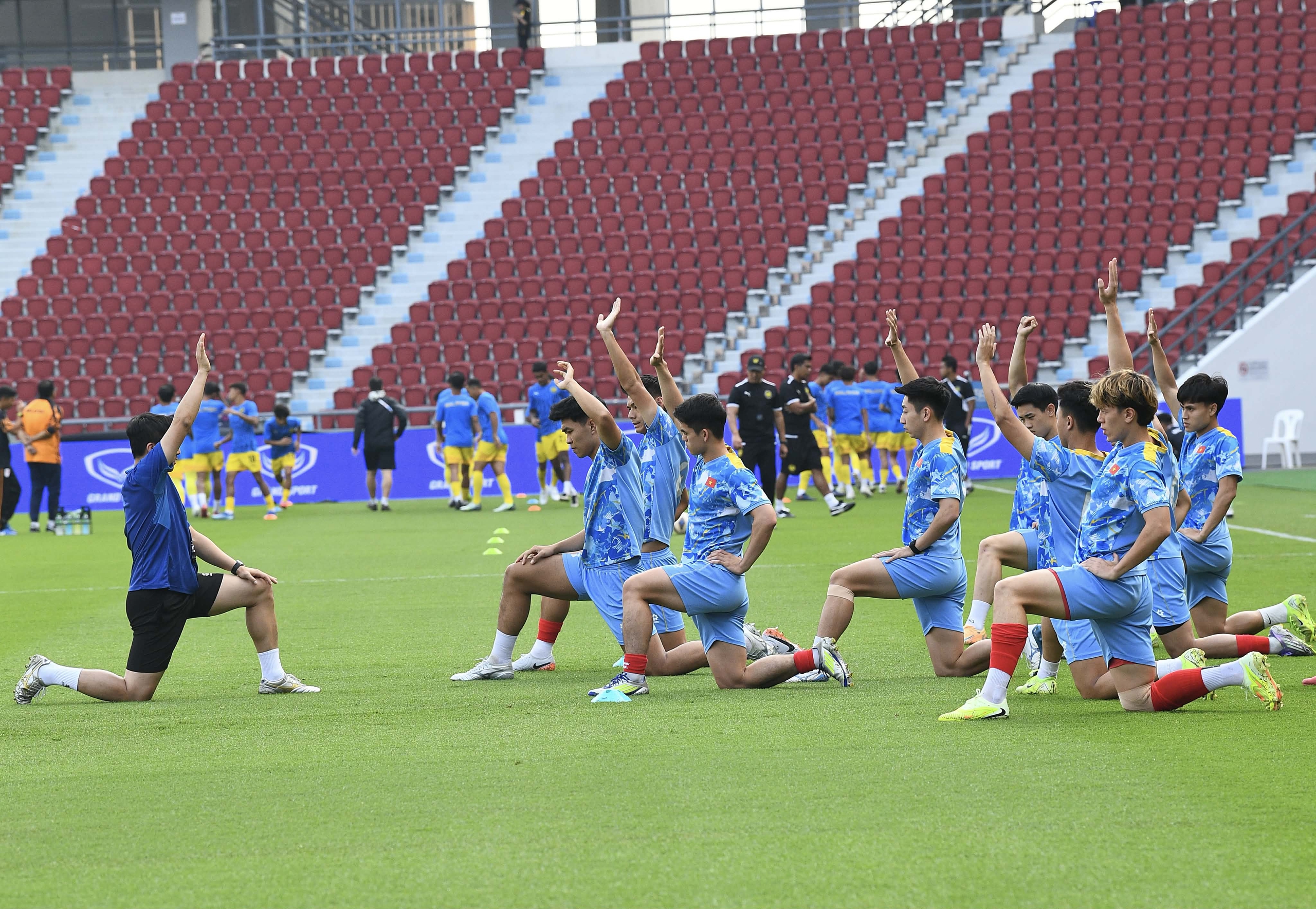 U22 Việt Nam thắng dễ Malaysia giành quyền vào bán kết SEA Games 33- Ảnh 11.