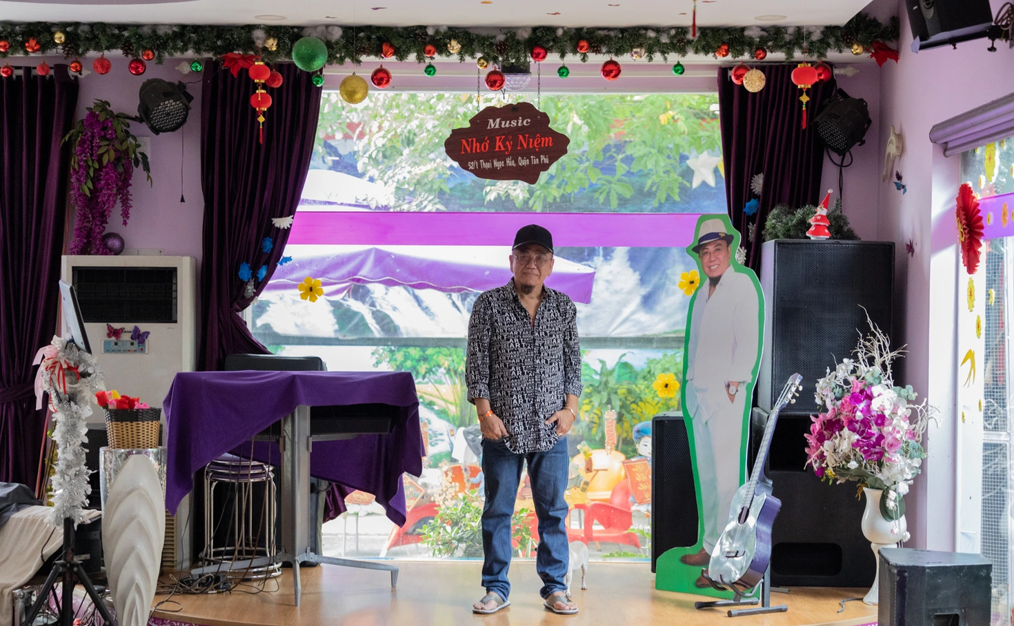 Nam nghệ sĩ từng là đại gia một thời, phường nào cũng có nhà: 62 tuổi sống an phận bên vợ 2 kém 23 tuổi- Ảnh 4. Nam nghệ sĩ từng là đại gia một thời, phường nào cũng có nhà: 62 tuổi sống an phận bên vợ 2 kém 23 tuổi- Ảnh 4.