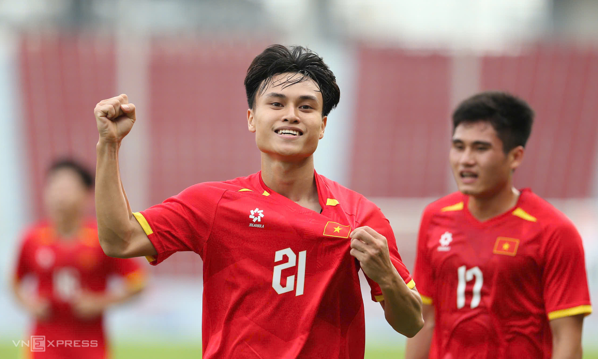 Hậu vệ Phạm Minh Phúc tiếp tục duyên ghi bàn với U23 Việt Nam. Ảnh: Hiếu Lương