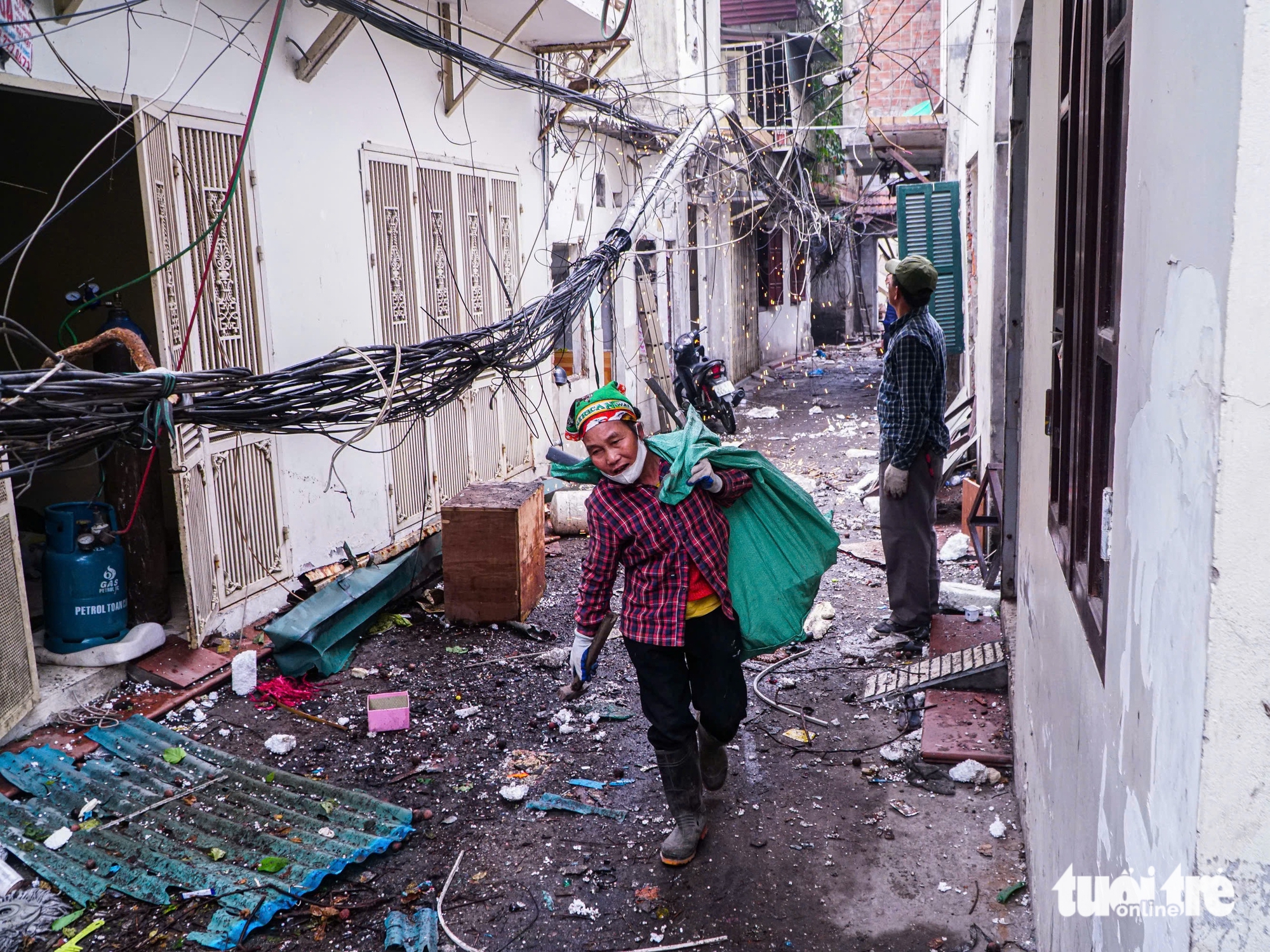 Phá dỡ hàng loạt nhà 'mặt phố' đường Đê La Thành xây đường vành đai 1 15 Đê La Thành - Ảnh 15.