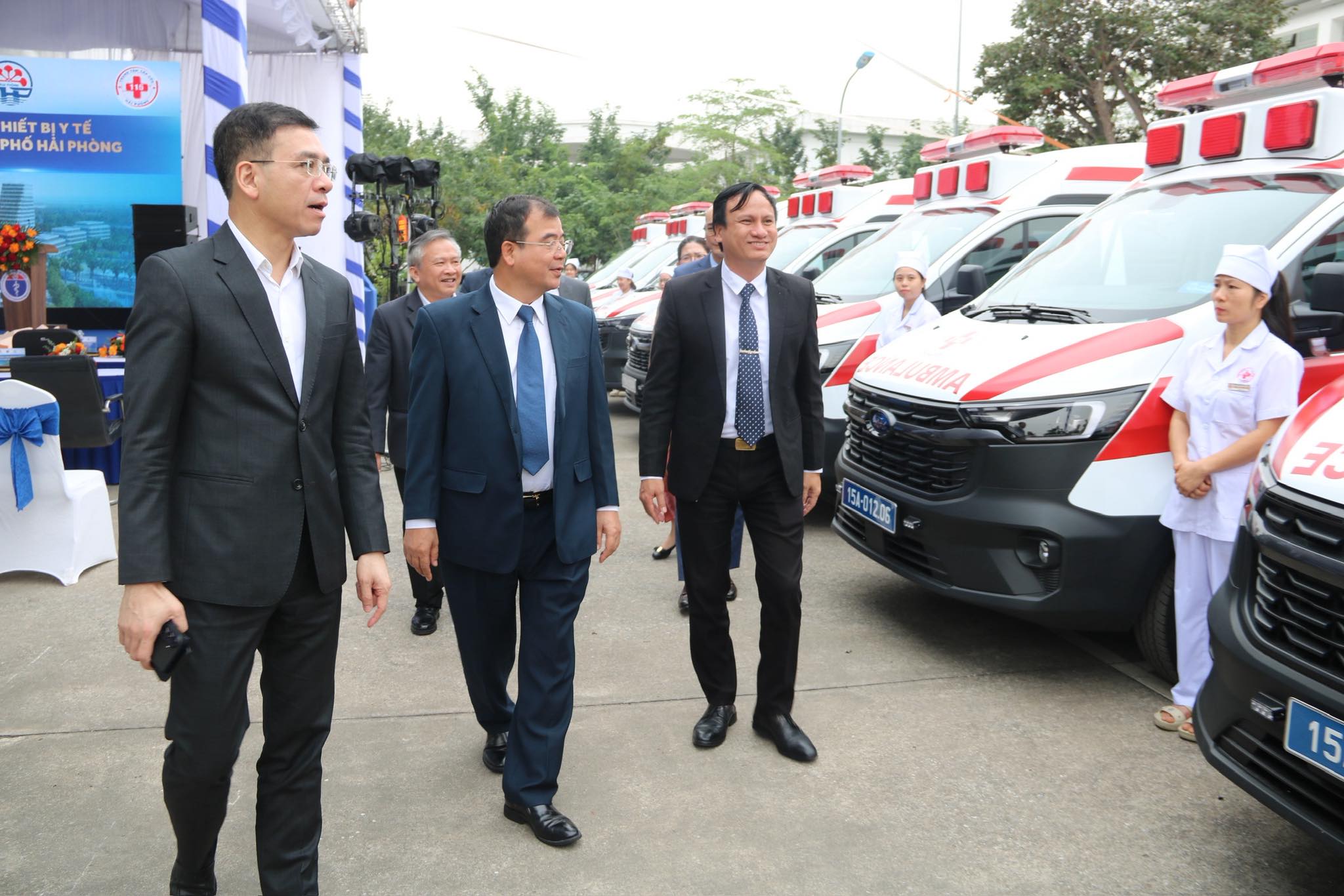 Hải Phòng tiếp nhận 15 xe cứu thương hiện đại với giá trị hơn 26 tỷ đồng - Ảnh 2. Hải Phòng tiếp nhận 15 xe cứu thương hiện đại với giá trị hơn 26 tỷ đồng - Ảnh 2.