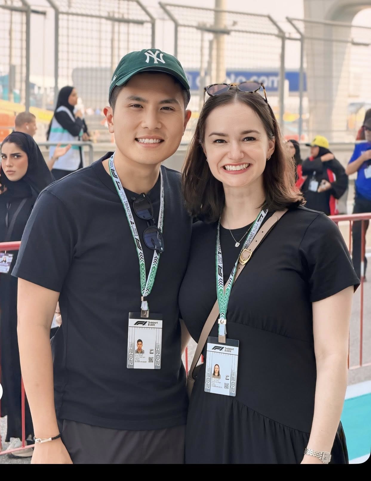 1765462481 720 Moi quan he cua Hoa khoi Thu Huong va con