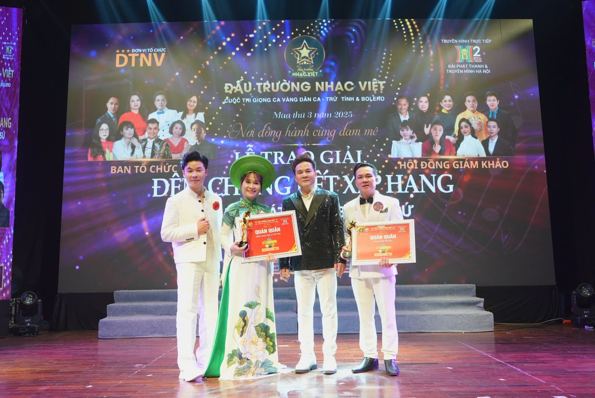 CA SĨ XUÂN HƯỞNG XUẤT SẮC ĐOẠT QUÁN QUÂN ĐẤU TRƯỜNG NHẠC VIỆT 2025 – DÒNG NHẠC BOLERO 4 ca-si-xuan-huong-6-1765463230.jpg