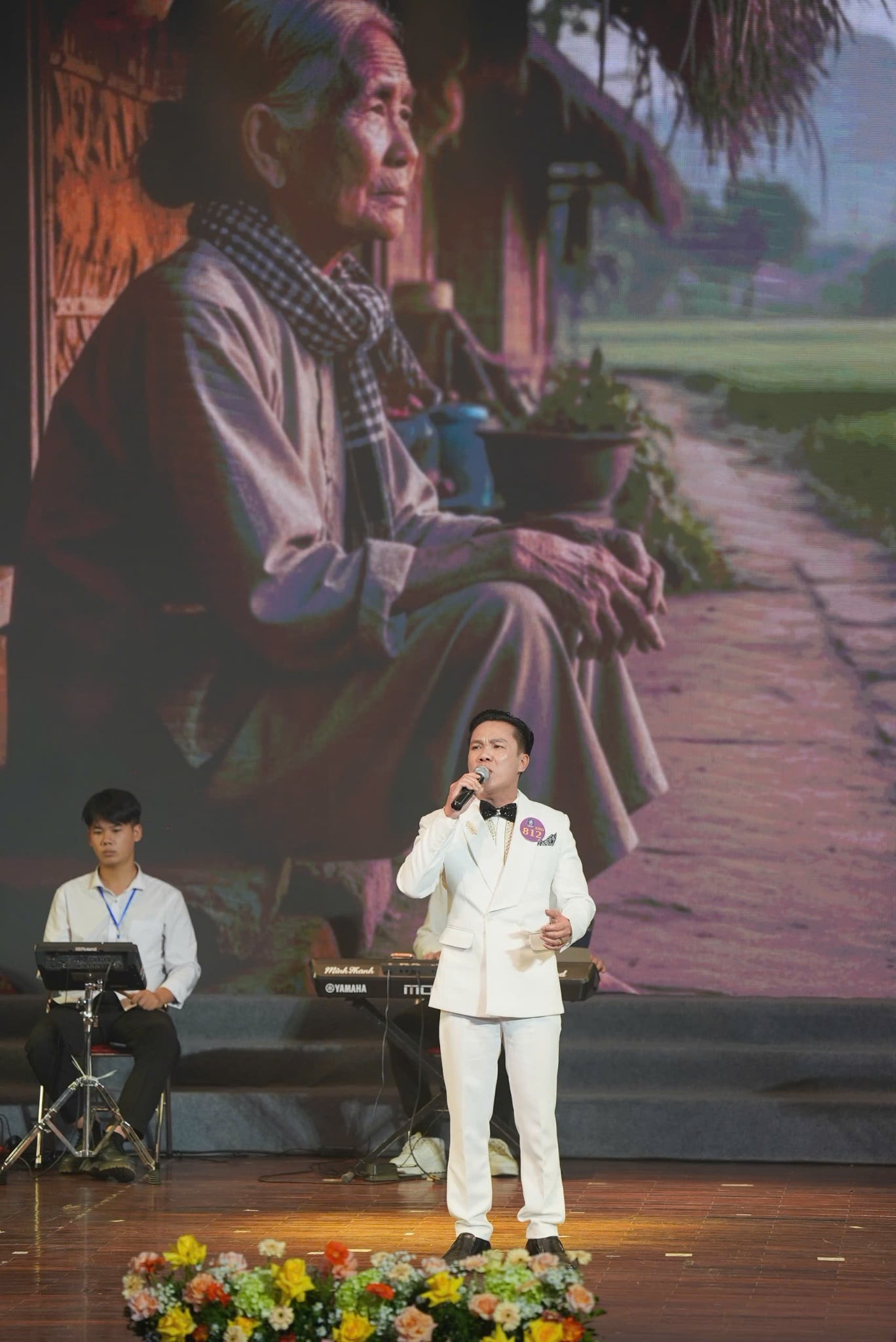 CA SĨ XUÂN HƯỞNG XUẤT SẮC ĐOẠT QUÁN QUÂN ĐẤU TRƯỜNG NHẠC VIỆT 2025 – DÒNG NHẠC BOLERO 5 ca-si-xuan-huong-3-1765463229.jpg