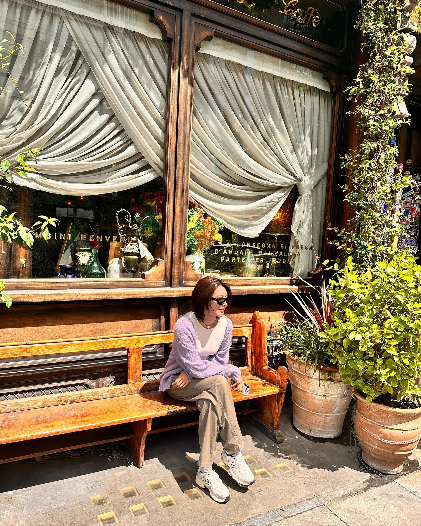 Bí quyết mặc đẹp của người yêu tài tử Jung Kyung Ho, U40 ai cũng muốn sành điệu như thế này- Ảnh 3. Bí quyết mặc đẹp của người yêu tài tử Jung Kyung Ho, U40 ai cũng muốn sành điệu như thế này- Ảnh 3.