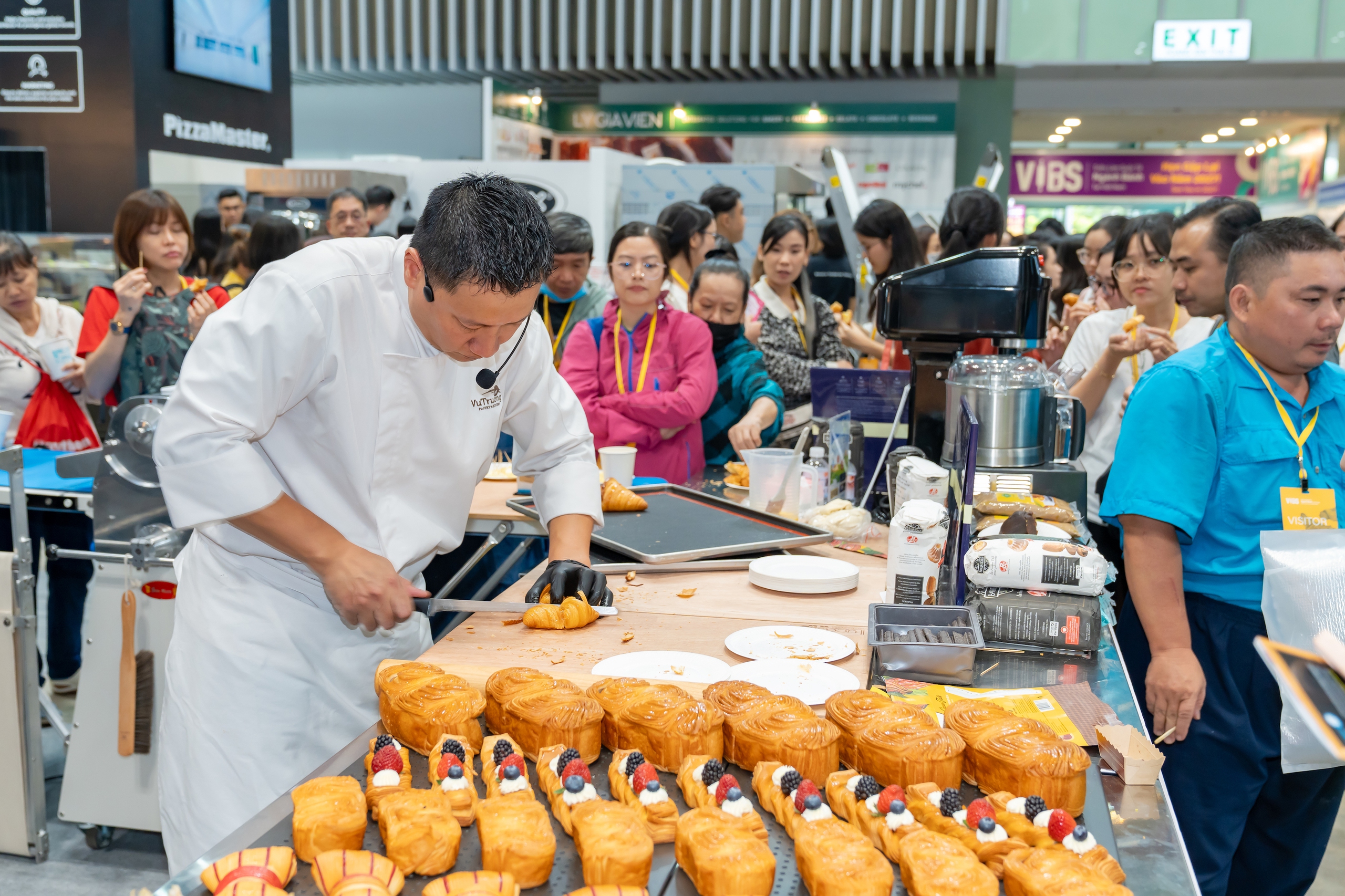 Tăng trưởng hai chữ số, ngành bánh Việt Nam hấp dẫn nhà bán hàng quốc tế 3 Tăng trưởng hai chữ số, ngành bánh Việt Nam hấp dẫn nhà bán hàng quốc tế - Ảnh 4.