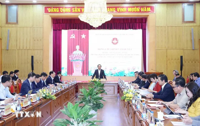 Trưởng Ban Tuyên giáo và Dân vận Trung ương yêu cầu: Báo chí phải dẫn dắt, không phải đuổi theo mạng xã hội. Ảnh: TTXVN. bao-chi-phai-dan-dat-khong-phai-duoi-theo-mang-xa-hoi-1.jpg
