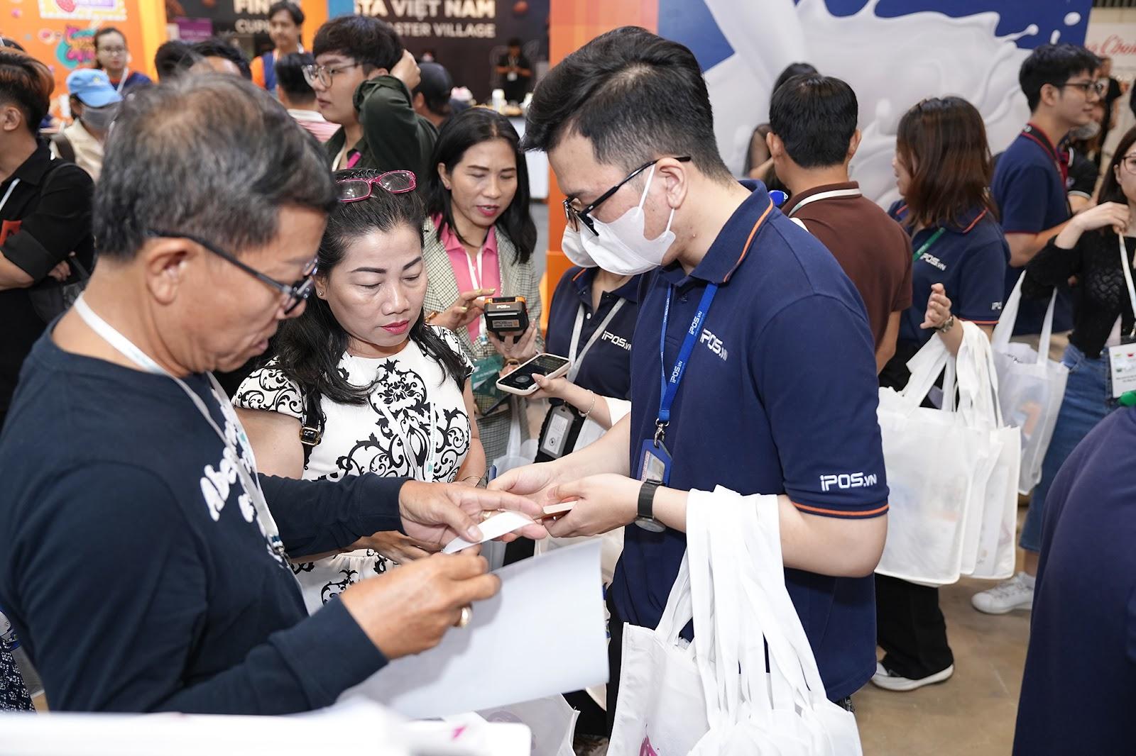 Ví điện tử đua nhau làm mới để giữ chân người dùng - Ảnh 1.