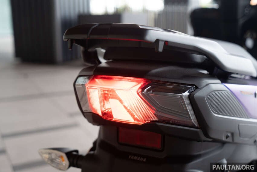 Yamaha bất ngờ tung ra mẫu xe tay ga hybrid hoàn toàn mới, giá chỉ chưa tới 40 triệu đồng!- Ảnh 8. Yamaha bất ngờ tung ra mẫu xe tay ga hybrid hoàn toàn mới, giá chỉ chưa tới 40 triệu đồng!- Ảnh 8.