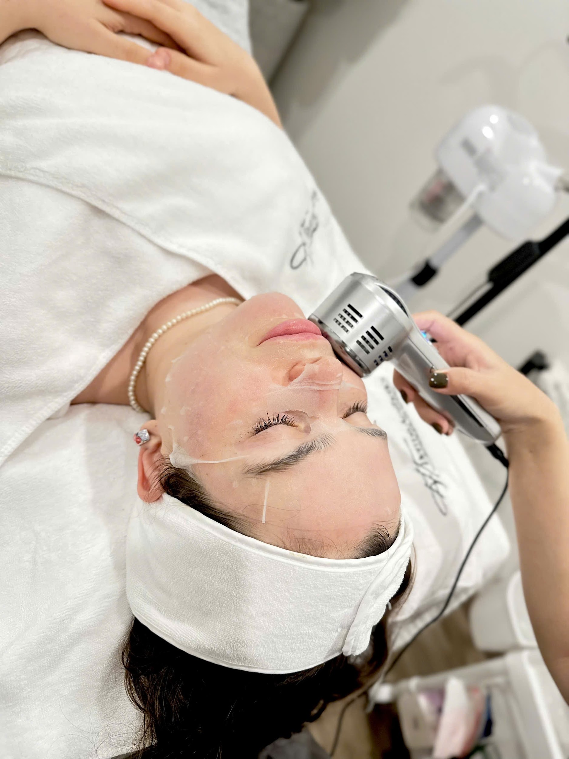 HT Derma Aesthetics: Chăm sóc làn da với mỹ phẩm châu Âu & Hàn Quốc- Ảnh 2.