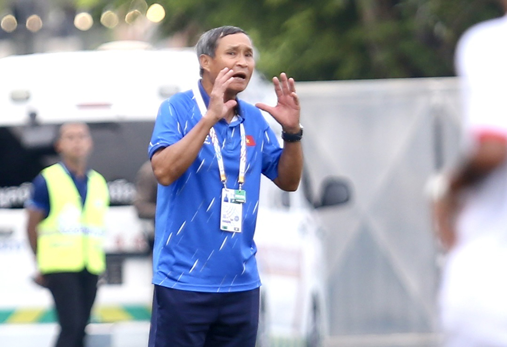 HLV Mai Đức Chung và ông Kim Sang-sik cùng mong 2 đội đoạt HCV SEA Games 33- Ảnh 2. HLV Mai Đức Chung và ông Kim Sang-sik cùng mong 2 đội đoạt HCV SEA Games 33- Ảnh 2.