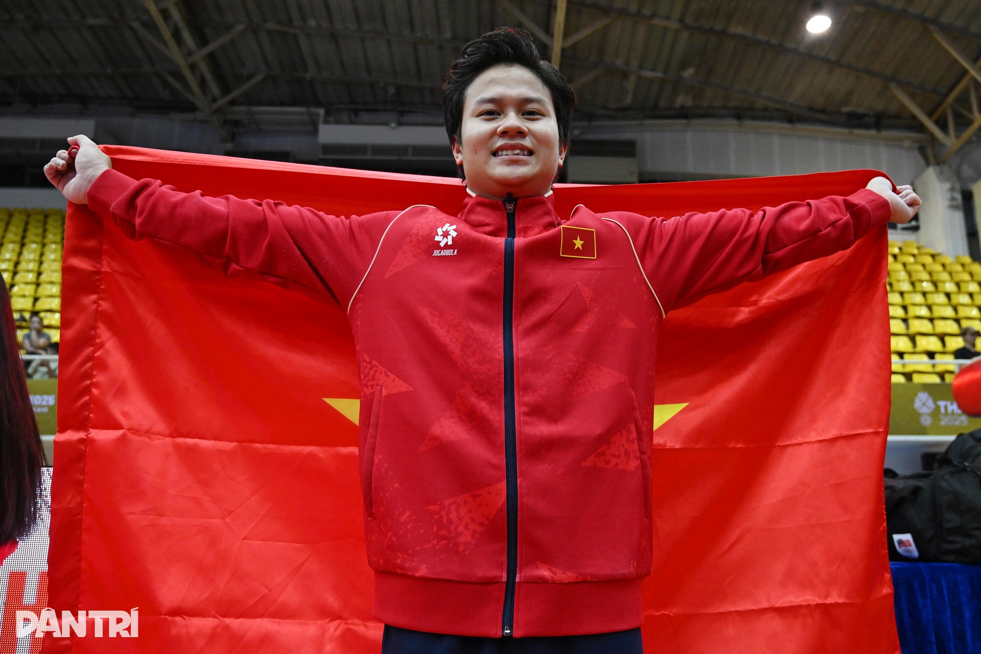 Khánh Phong nghẹn ngào nhớ về người cha quá cố sau tấm HCV đầy cảm xúc - 9 Khánh Phong nghẹn ngào nhớ về người cha quá cố sau tấm HCV đầy cảm xúc - 9