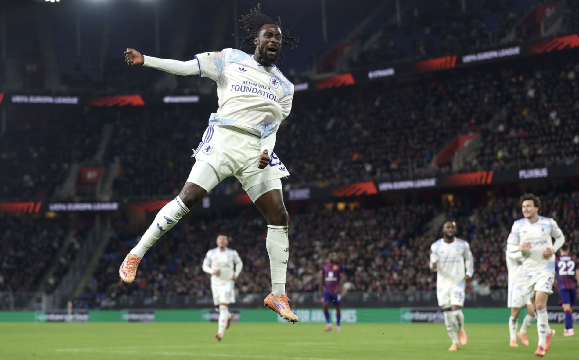 Aston Villa hạ Basel, tiến sát vòng knock-out Europa League 2 Aston Villa hạ Basel, tiến sát vòng knock-out Europa League - Ảnh 2.