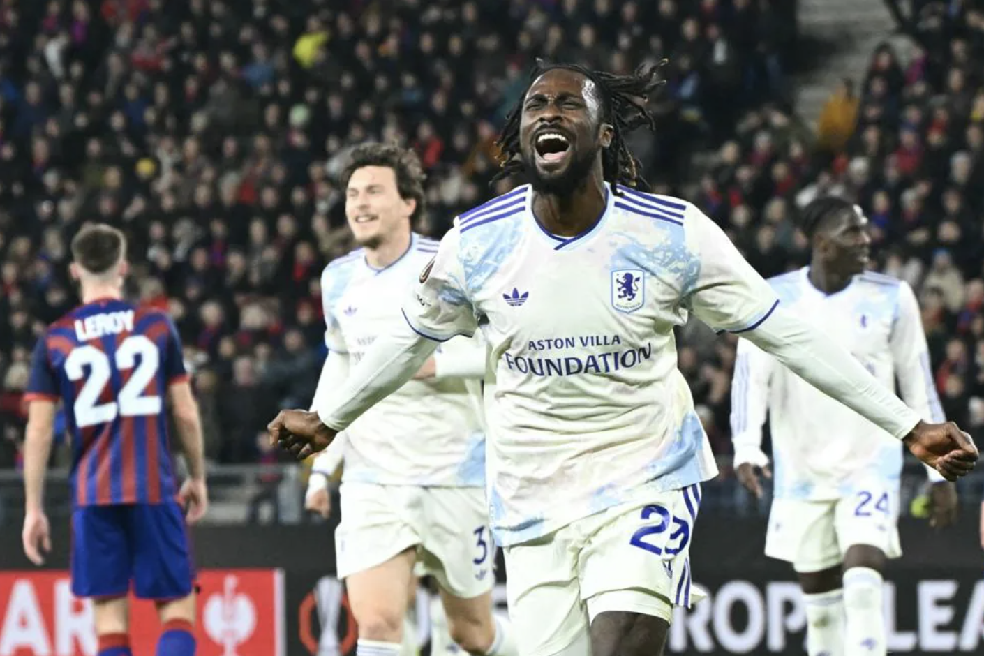 Aston Villa hạ Basel, tiến sát vòng knock-out Europa League 5 Aston Villa hạ Basel, tiến sát vòng knock-out Europa League - Ảnh 5.