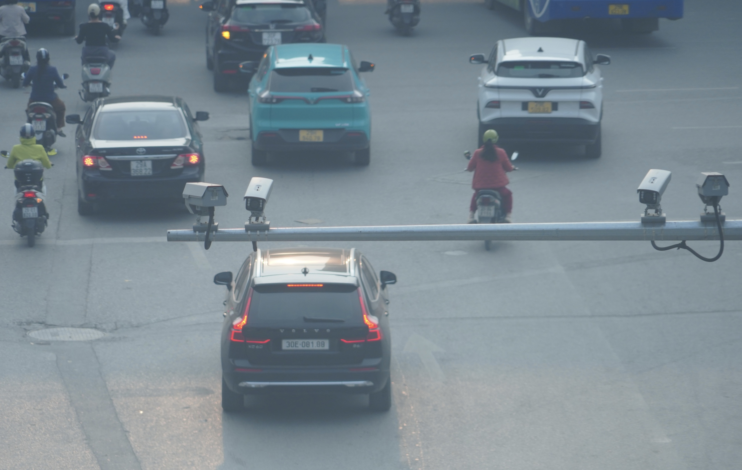 Camera AI siết chặt giám sát: Người Hà Nội 'cẩn thận gấp đôi' khi lái xe- Ảnh 3.