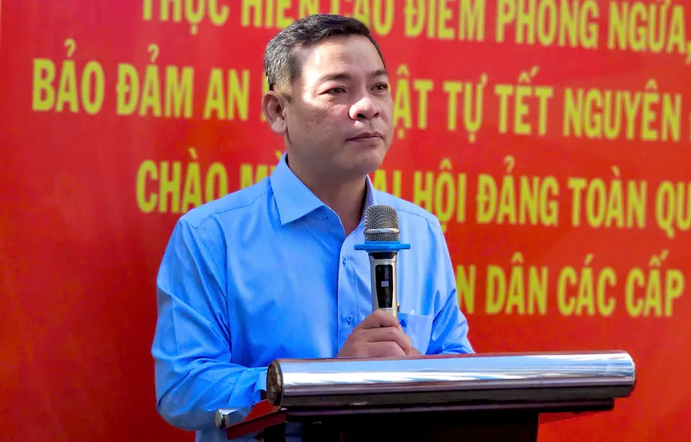 Ông Lâm Việt Thảo, Phó Chủ tịch UBND phường Tân Sơn Nhất phát biểu chỉ đạo tại buổi lễ. Ảnh: PHẠM HẢI z7318243908190_885376575ac43fa8abe063aee1ba8658.jpg