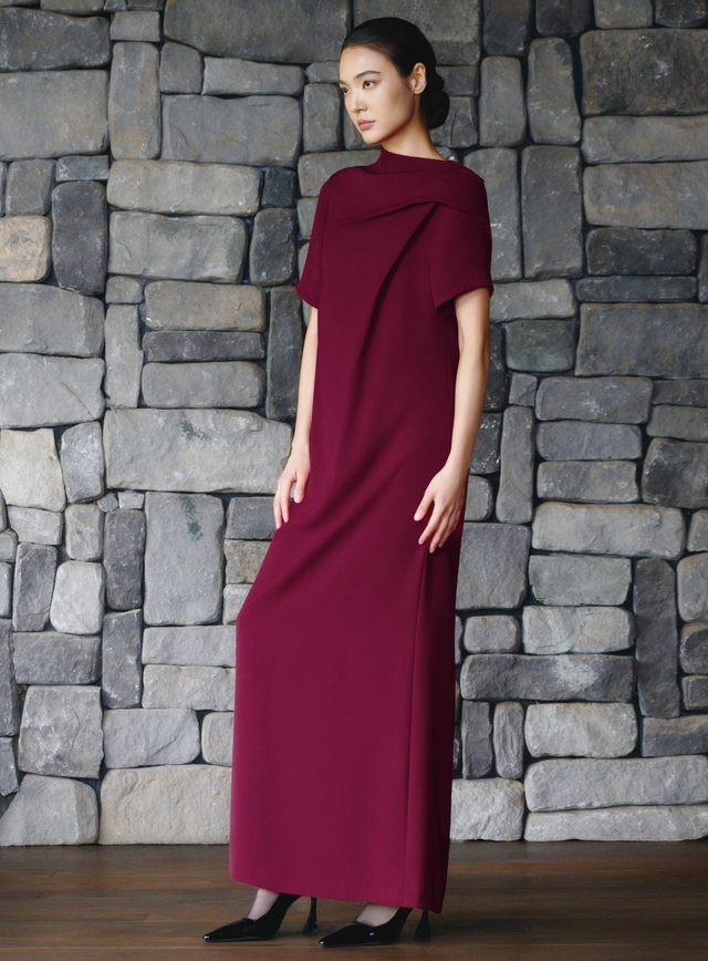 Sự trở lại của bộ ba quần ống rộng, váy dài và giày cao gót- Ảnh 2.