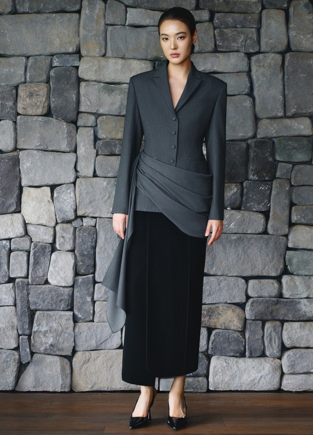 Sự trở lại của bộ ba quần ống rộng, váy dài và giày cao gót- Ảnh 3.