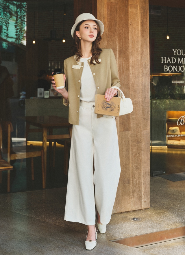 Sự trở lại của bộ ba quần ống rộng, váy dài và giày cao gót- Ảnh 6.