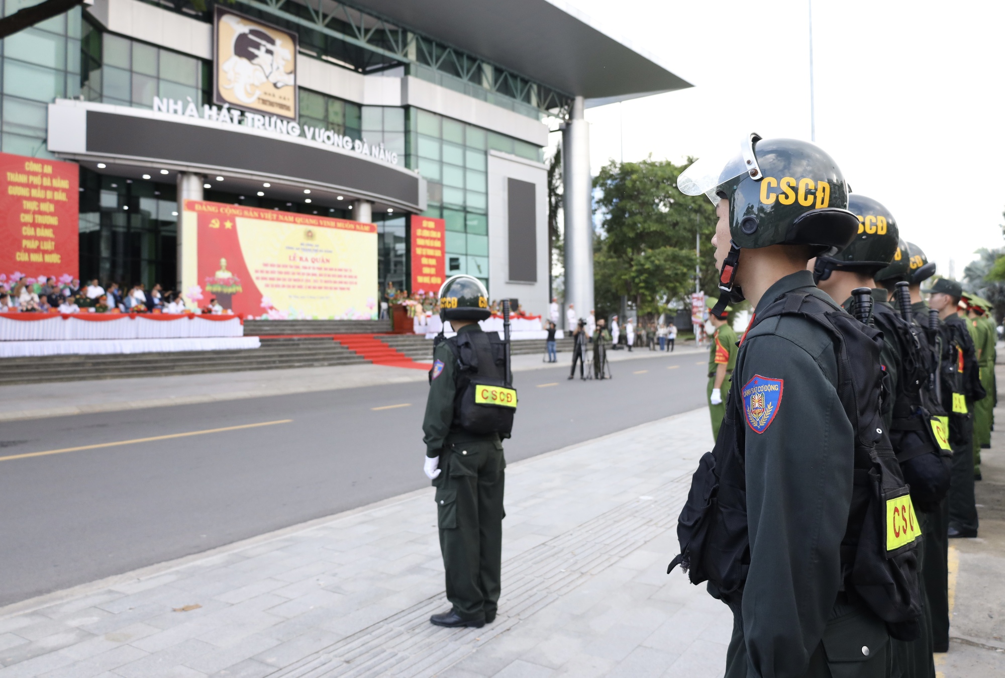 Đà Nẵng: Công an tổng lực ra quân tấn công, 'không làm ngơ cho tội phạm'- Ảnh 8.