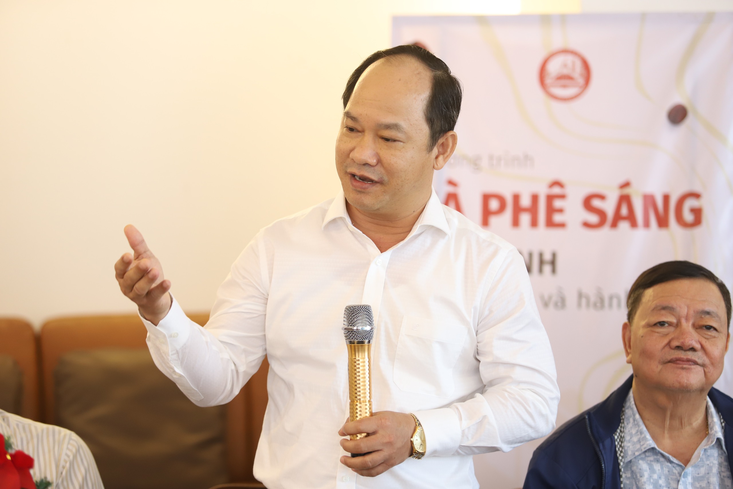 Phường trung tâm TP.HCM dùng trụ sở dôi dư làm điểm sinh hoạt khu phố 2 Phường trung tâm TP.HCM dùng trụ sở dôi dư làm điểm sinh hoạt khu phố - Ảnh 2.