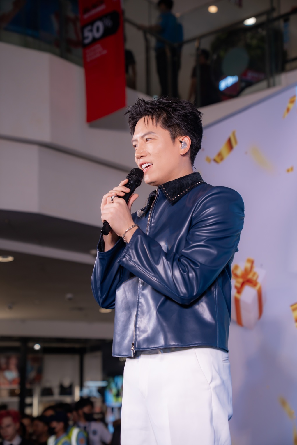 Anh Tú, Bùi Công Nam khuấy động chương trình ưu đãi tại chuỗi tọa độ PNJ - 2