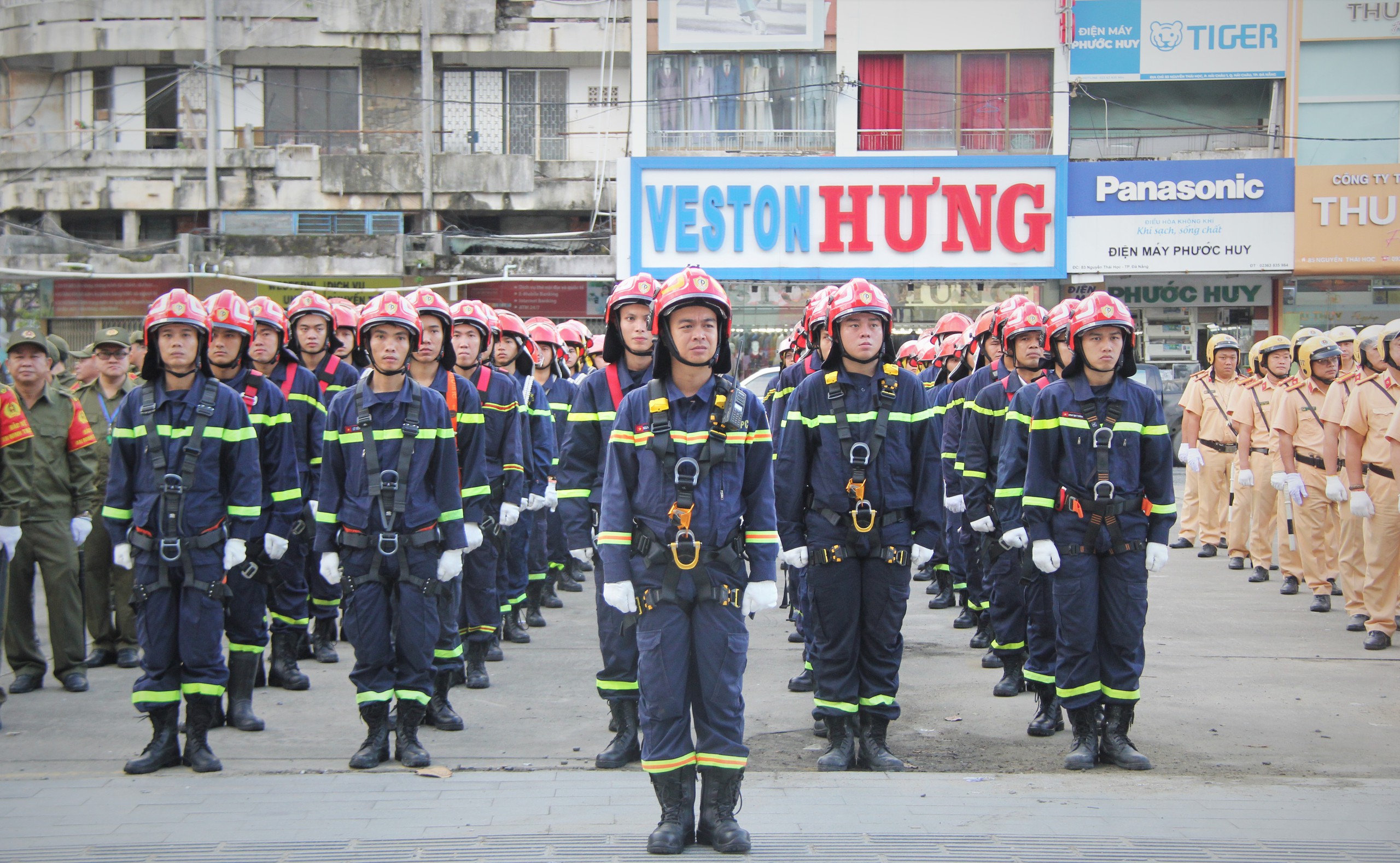 Công an Đà Nẵng ra quân cao điểm bảo đảm an ninh trật tự trước các sự kiện trọng điểm - Ảnh 10.
