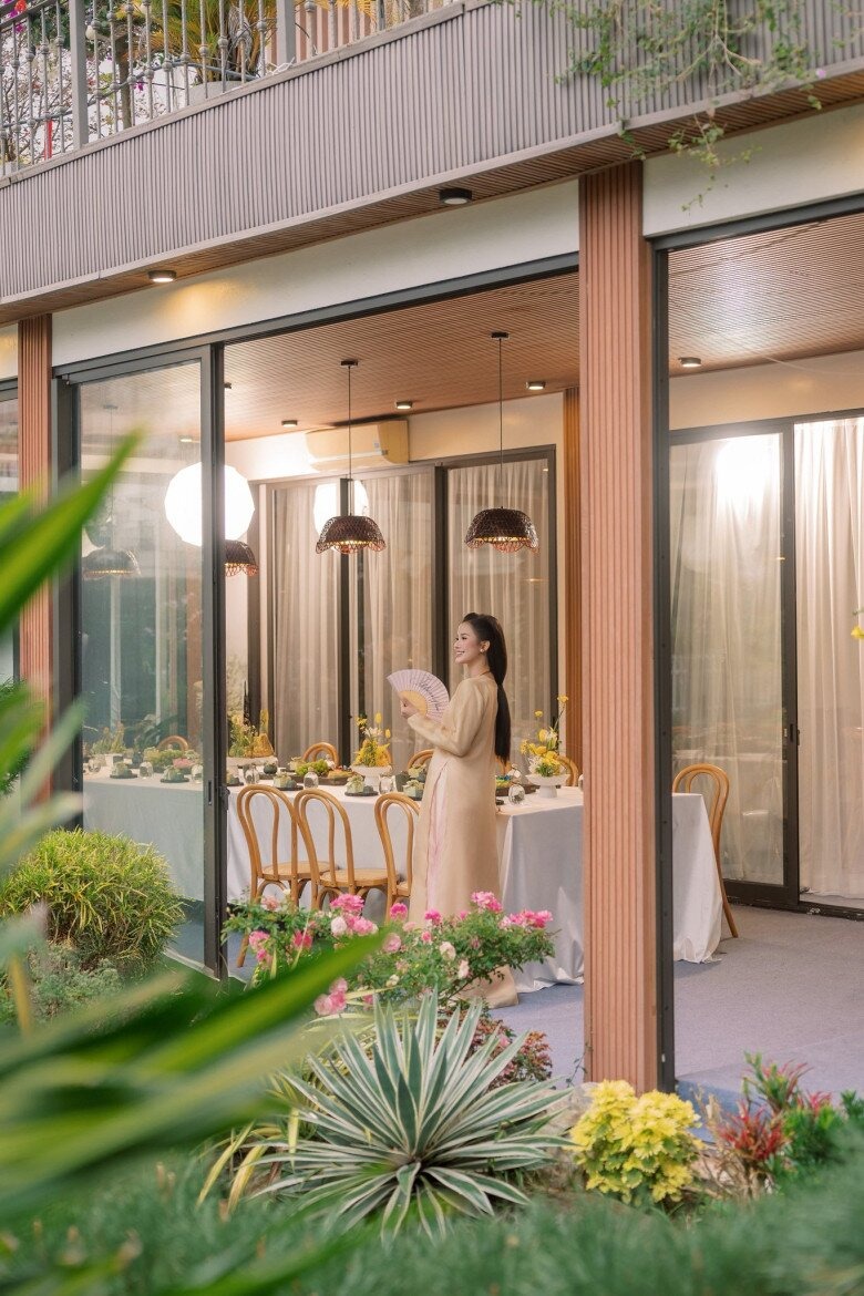 "Mỹ nhân 10 năm chăn trâu" lấy chồng giàu gia thế khủng, bước vào cửa hào môn ở biệt thự hoành tráng 9 1765517792 448 My nhan 10 nam chan trau lay chong giau gia