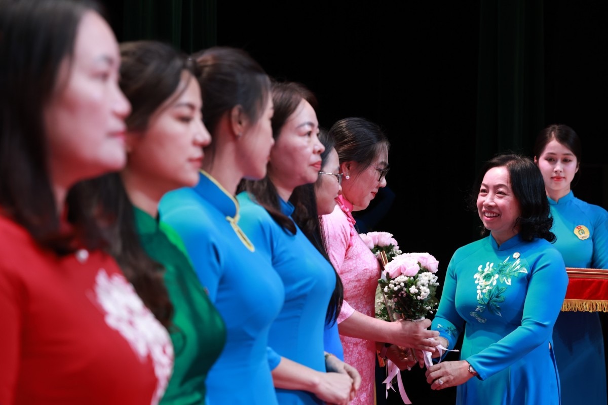 Công bố 10 sự kiện, hoạt động công đoàn tiêu biểu năm 2025 7 Công bố 10 sự kiện, hoạt động công đoàn tiêu biểu năm 2025 - Ảnh 7.