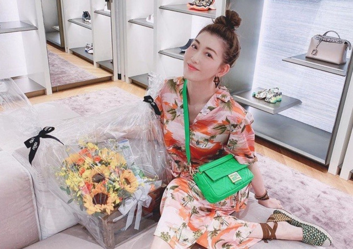 Vương Chiêu Quân đẹp nhất màn ảnh: Từng bán quần áo để sống, U50 lẻ bóng sau đổ vỡ- Ảnh 4.