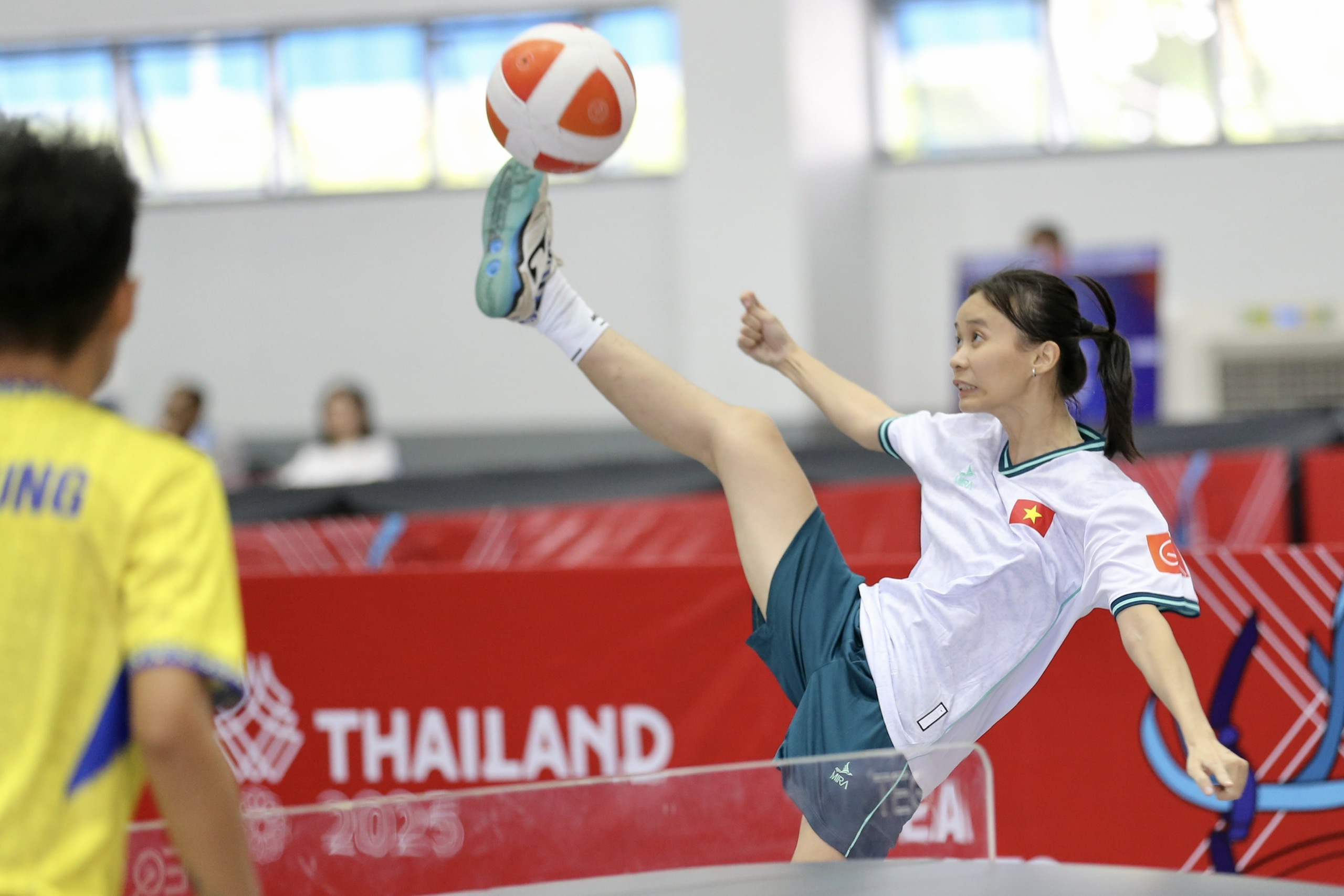 Thắng ngoạn mục Myanmar, đội tuyển teqball Việt Nam lần đầu có huy chương SEA Games- Ảnh 7. Thắng ngoạn mục Myanmar, đội tuyển teqball Việt Nam lần đầu có huy chương SEA Games- Ảnh 7.