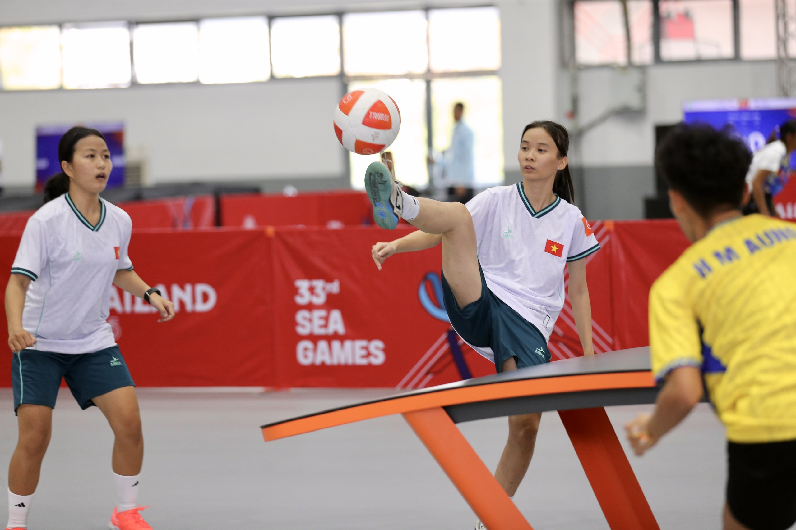 Thắng ngoạn mục Myanmar, đội tuyển teqball Việt Nam lần đầu có huy chương SEA Games- Ảnh 8. Thắng ngoạn mục Myanmar, đội tuyển teqball Việt Nam lần đầu có huy chương SEA Games- Ảnh 8.