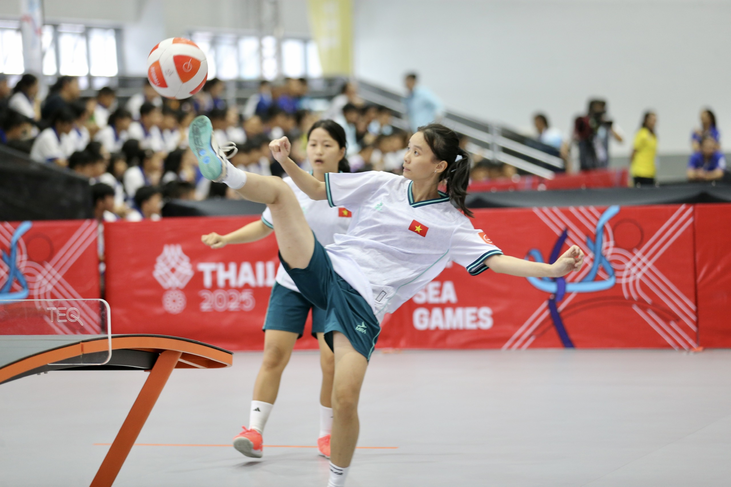Thắng ngoạn mục Myanmar, đội tuyển teqball Việt Nam lần đầu có huy chương SEA Games- Ảnh 9. Thắng ngoạn mục Myanmar, đội tuyển teqball Việt Nam lần đầu có huy chương SEA Games- Ảnh 9.