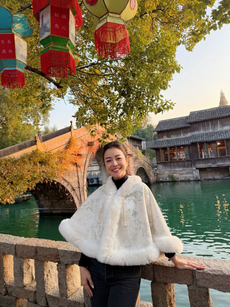 Sao Việt 24h: Vợ Ưng Hoàng Phúc "ghen nhẹ" vì chồng chỉ hôn con, than thở hài hước sau hơn 10 năm gắn bó 11 Sao Việt 24h: Vợ Ưng Hoàng Phúc amp;#34;ghen nhẹamp;#34; vì chồng chỉ hôn con, than thở hài hước sau hơn 10 năm gắn bó - 10