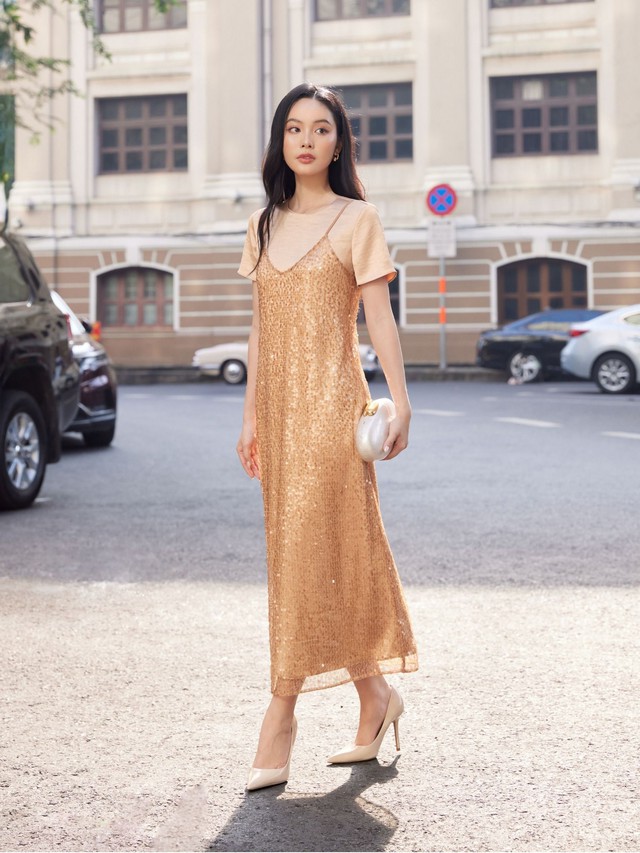 Trang phục sequin chiếm sóng mùa lễ hội, biến bạn thành tâm điểm chú ý 2 Trang phục sequin chiếm sóng mùa lễ hội, biến bạn thành tâm điểm chú ý - Ảnh 2.