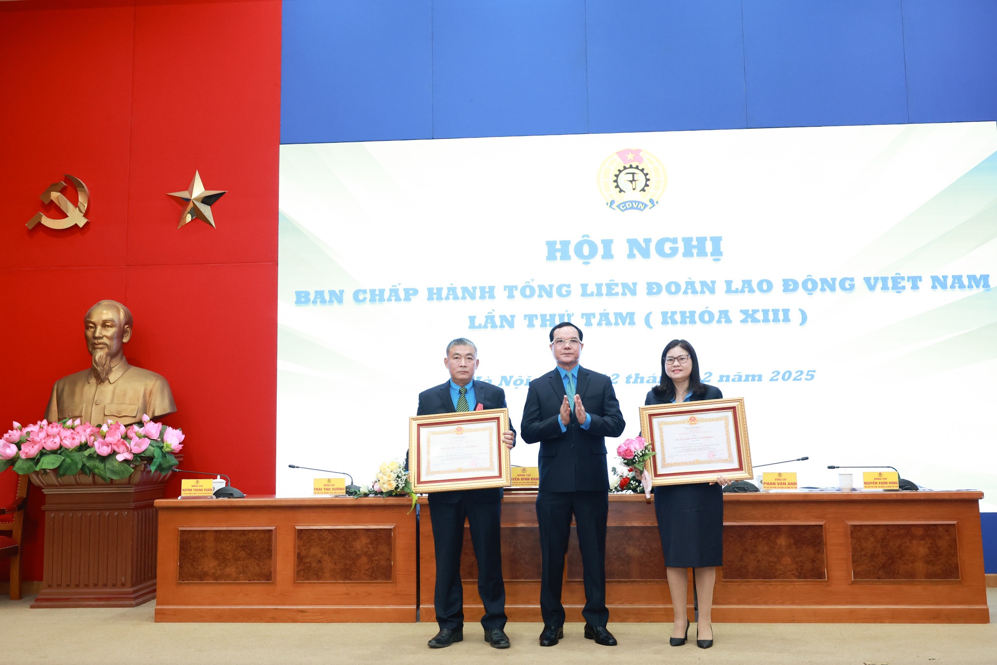 Hội nghị Ban chấp hành Tổng LĐLĐ Việt Nam lần thứ 8 bàn nhiều nội dung quan trọng - Ảnh 3.