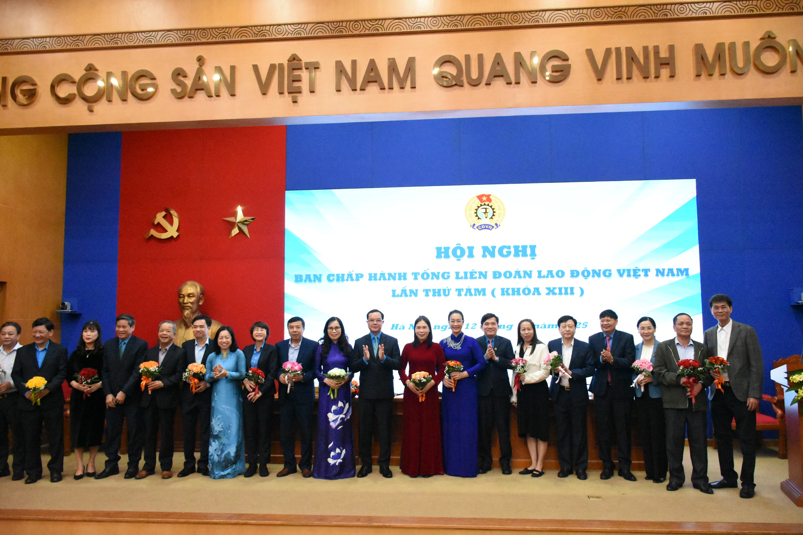 Hội nghị Ban chấp hành Tổng LĐLĐ Việt Nam lần thứ 8 bàn nhiều nội dung quan trọng - Ảnh 4.